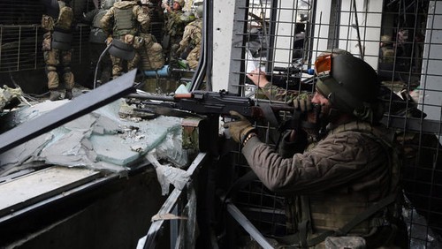 Ukraine Army opens heavy fire on opposition forces in Donetsk  - ảnh 1